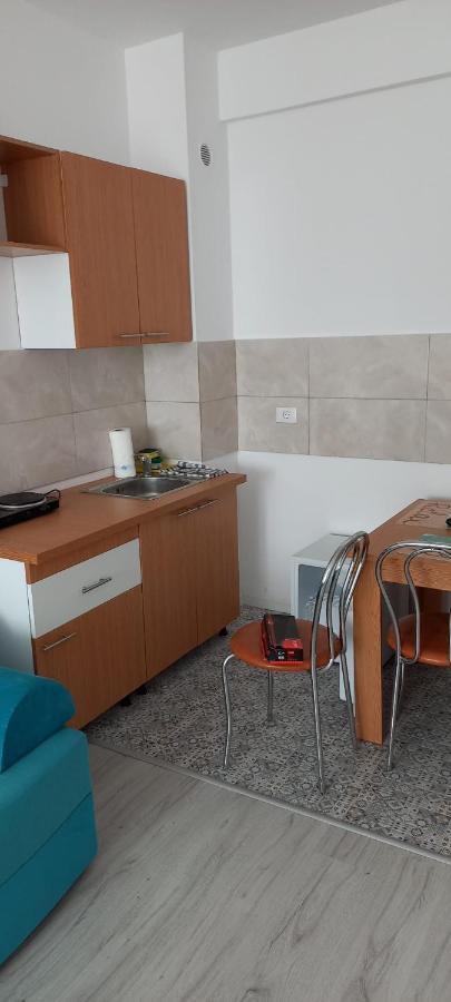 Aparthotel Garsoniere Zada à Năvodari Extérieur photo